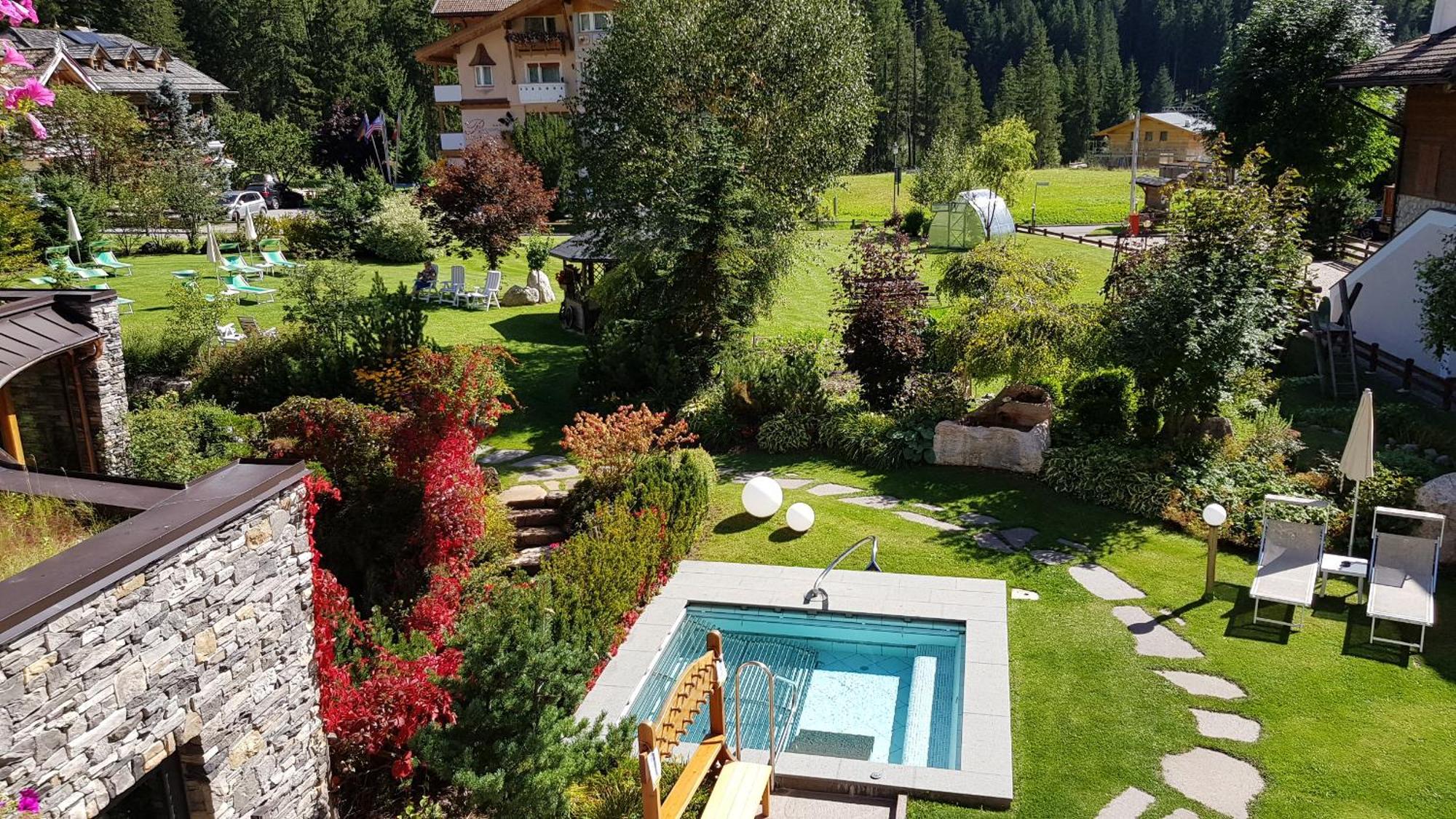 Hotel Gran Paradis Campitello di Fassa Luaran gambar