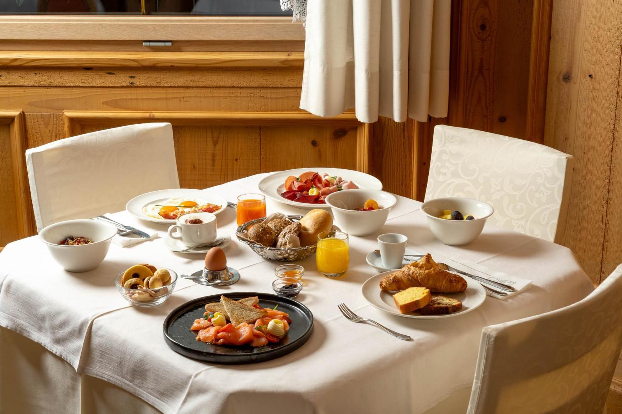 Hotel Gran Paradis Campitello di Fassa Luaran gambar