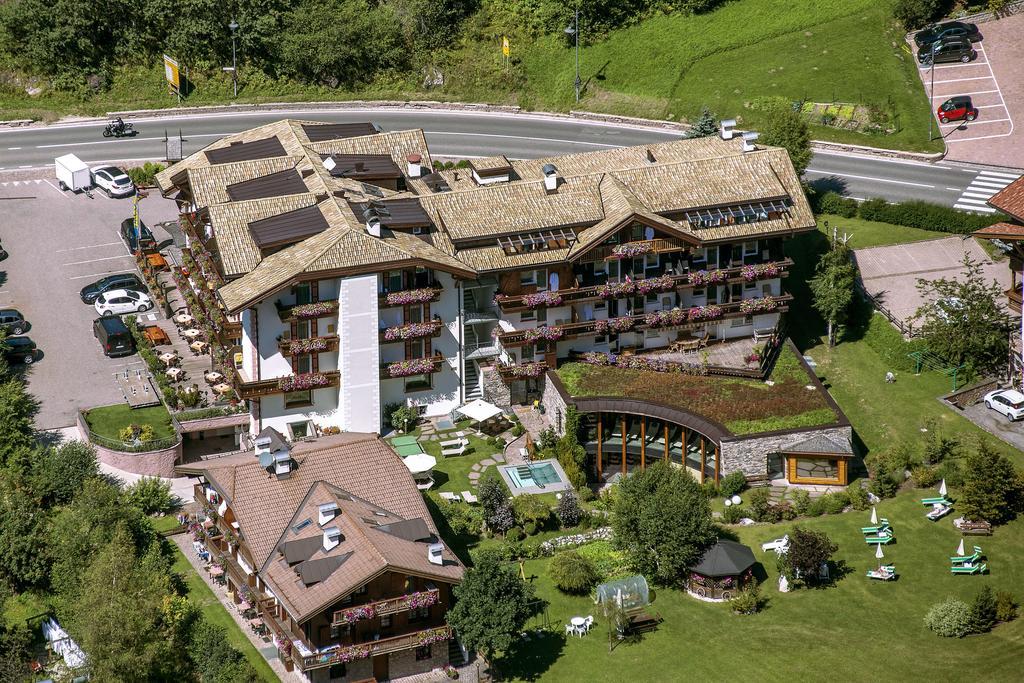 Hotel Gran Paradis Campitello di Fassa Luaran gambar